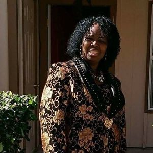 Meet your Posher, Carla